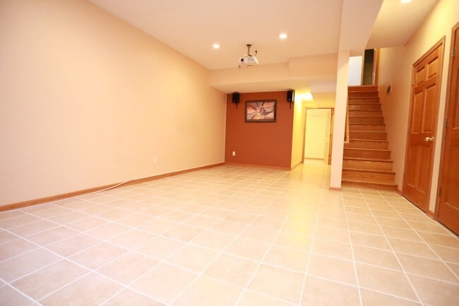 Building Photo - 4 BD Brooklyn Park Home for Rent