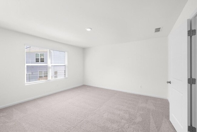 Building Photo - 2600 Coventry St SW