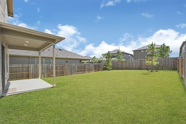 Building Photo - 318 Maple Bark Trl