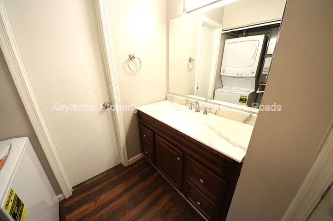 Building Photo - 79 Cape Dorey Dr