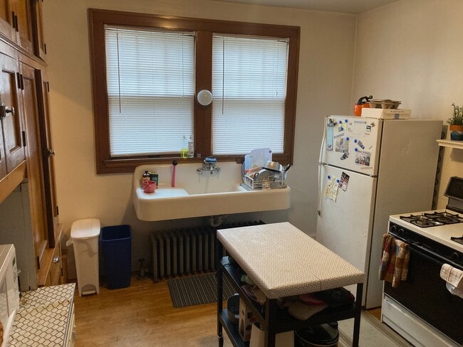 Building Photo - 2935 N Downer Ave