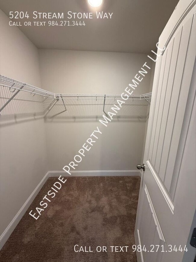 Building Photo - 5204 Stream Stone Way