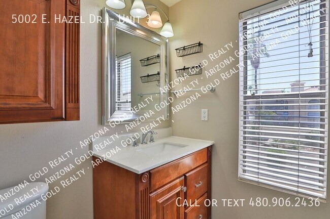 Building Photo - 5002 E Hazel Dr