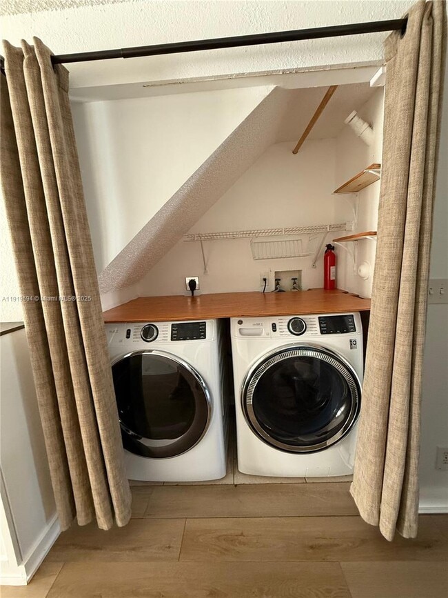 Building Photo - 3192 SW 50th St