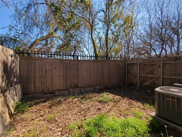 Building Photo - 7522 Holly Hill Dr