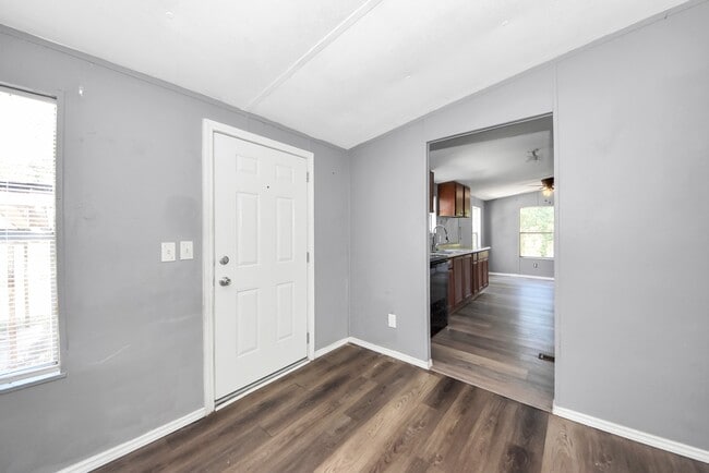 Building Photo - 14009 Rustic Ln