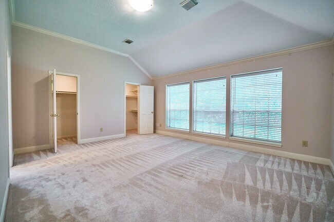 Building Photo - 5022 Moss Run Dr