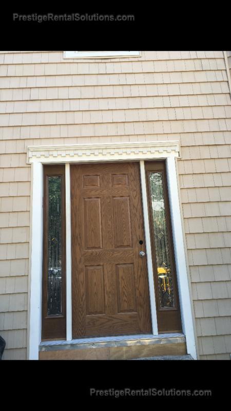 Building Photo - 120 Gladstone St