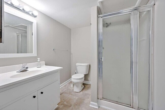 Building Photo - 4377 Vintage Ln