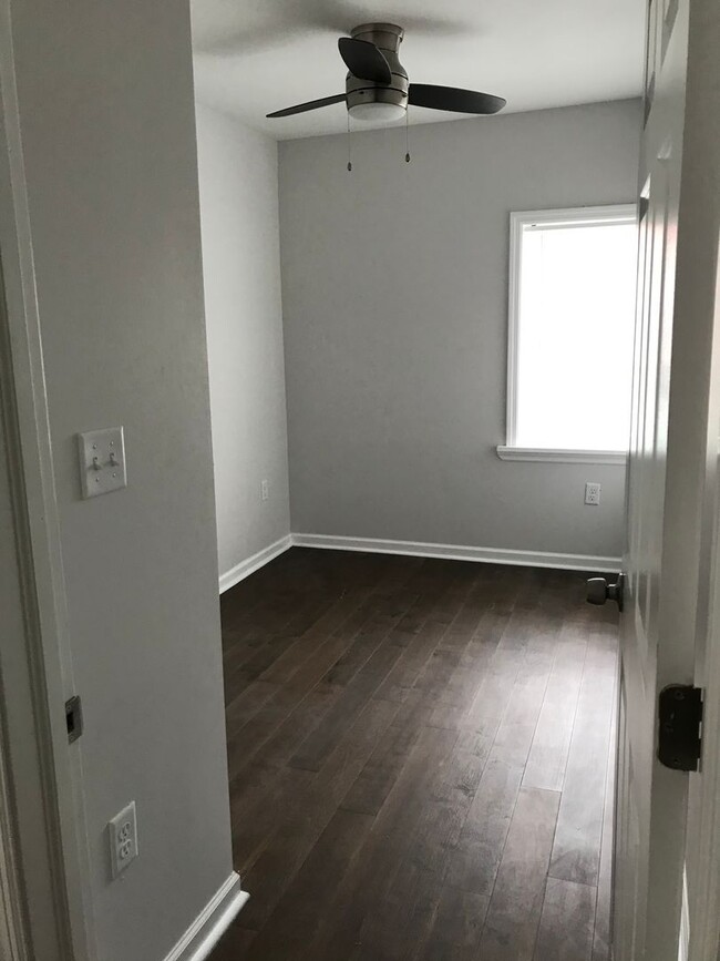Primary Photo - South Oakland 2 Bedroom + Office Space
