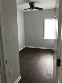 Building Photo - South Oakland 2 Bedroom + Office Space