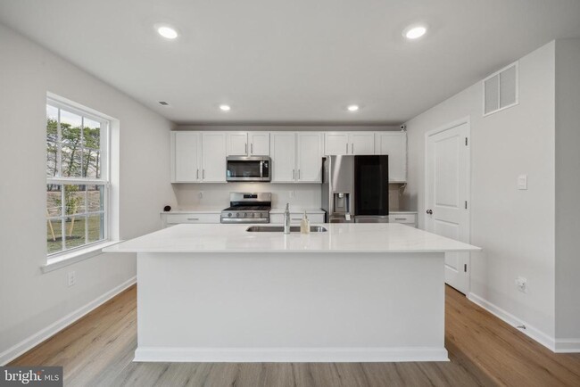 Building Photo - 107 Malibu Dr