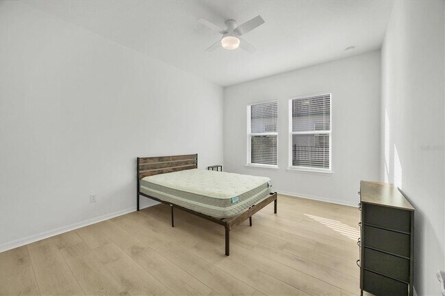 Building Photo - 7228 Great Egret Blvd