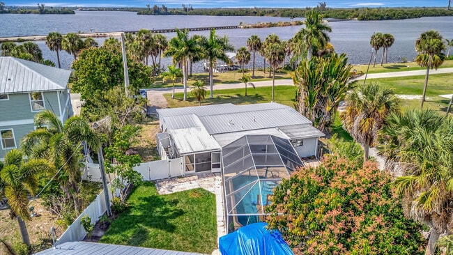 Building Photo - 4408 E Riverside Dr