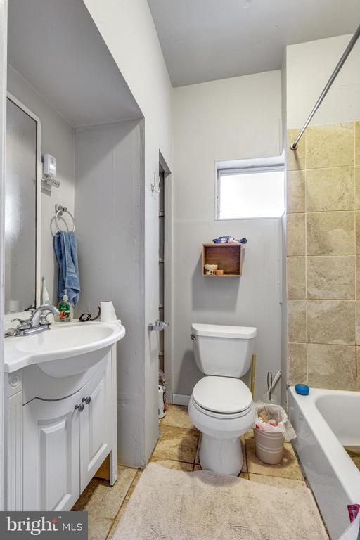Building Photo - 4640 Silverwood St