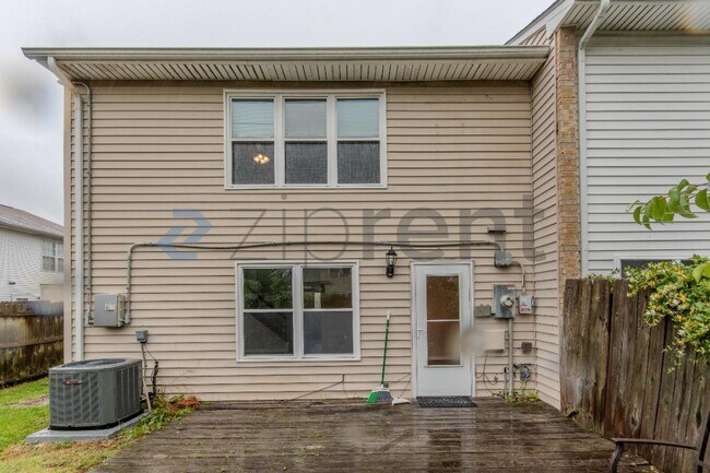 Building Photo - 1021 Smoke Tree Ln