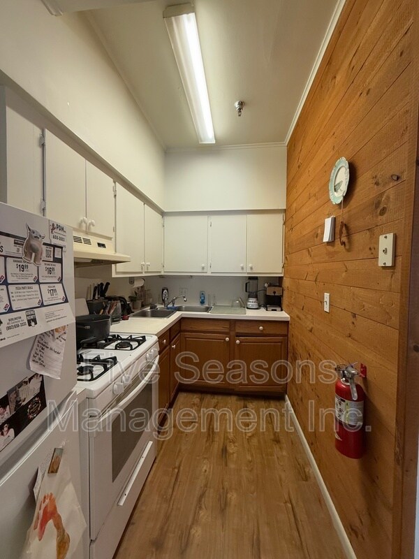 Building Photo - 194 North St