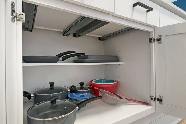 Building Photo - 5015 Main St