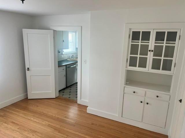 Building Photo - 370 Chapel St