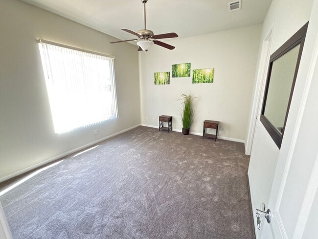 Building Photo - Del Web Rental 2 Bedroom