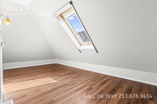 Building Photo - 1018 N M St