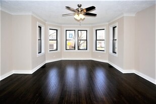 Building Photo - 4447 N Rockwell St