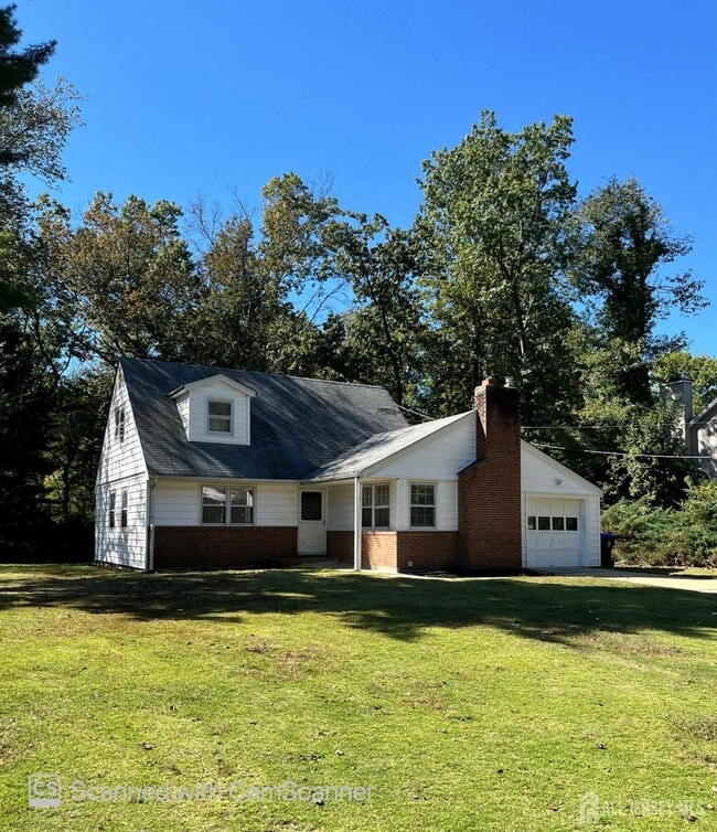 Building Photo - 7 Paul St