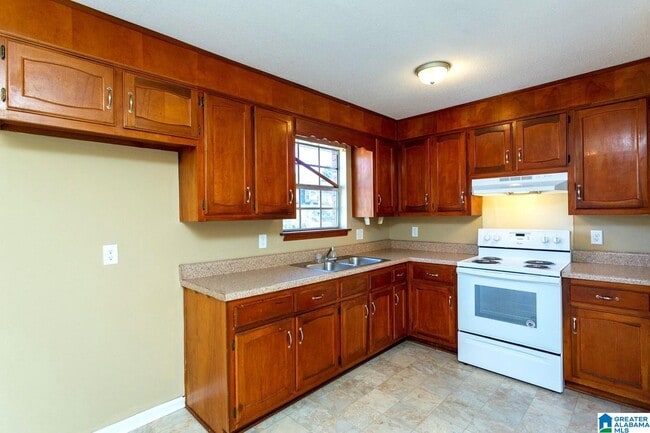 Building Photo - 119 20th Ct E