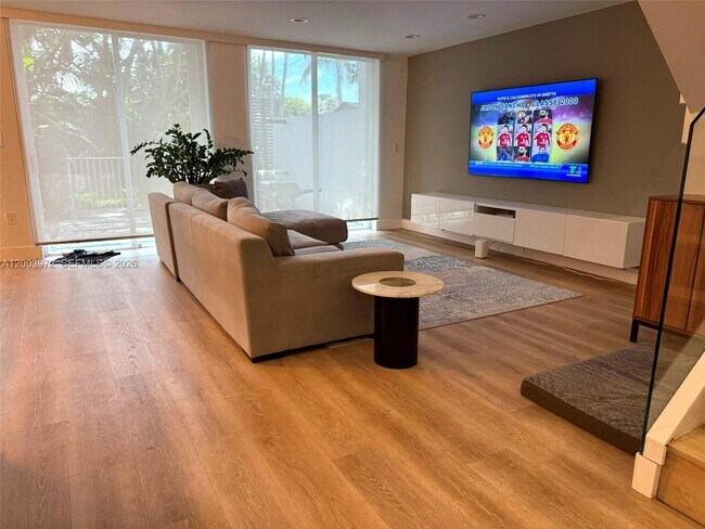 Building Photo - 6420 NW 109th Ave