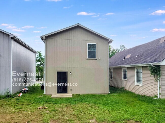 Building Photo - Charming 3-Bedroom Home in a Peaceful Kans...