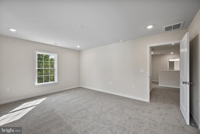 Building Photo - 106 Mate Ct