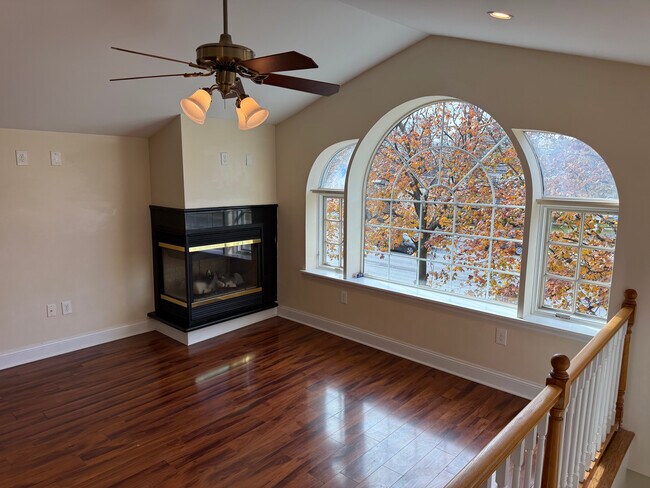 Building Photo - 1665 Central Ave