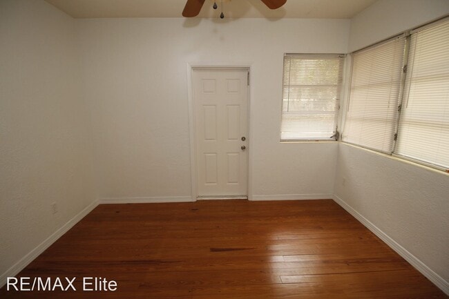 Building Photo - 3 br, 2 bath House - 2108 Oak St