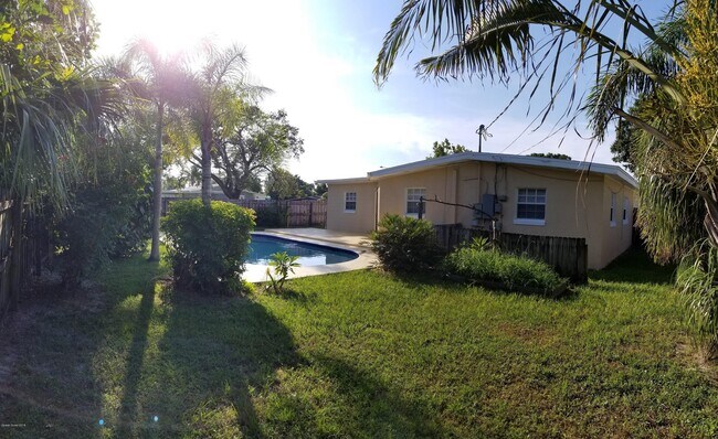 Building Photo - 1335 Boxwood Dr