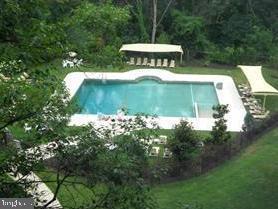 Building Photo - 1030 E Lancaster Ave