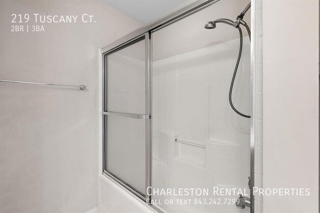 Building Photo - 219 Tuscany Ct