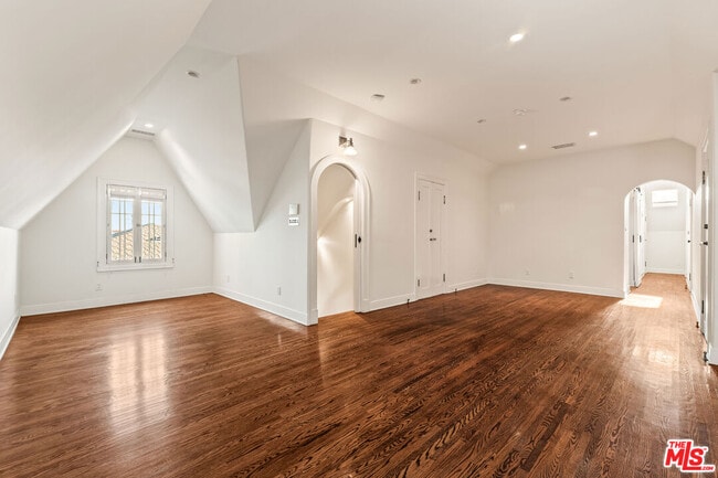 Building Photo - 602 11th St