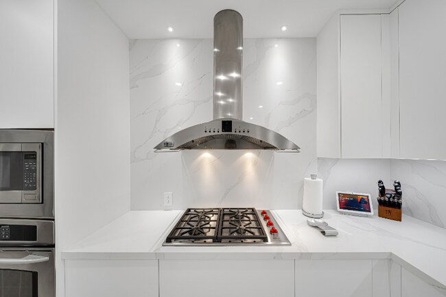 Building Photo - 1941 SW 18th Ave