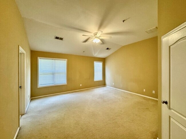 Building Photo - 213 Chateau Pl