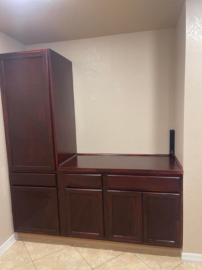 Building Photo - 1964 Providence Pl