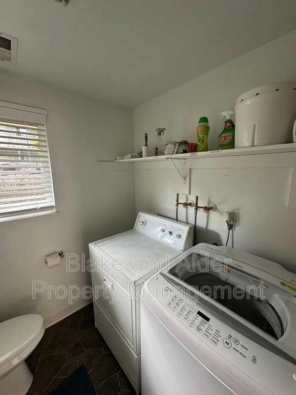 Building Photo - 5934 SW 30th Ave