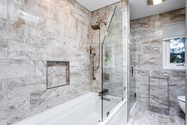 Building Photo - 4611 Charleston Terrace NW