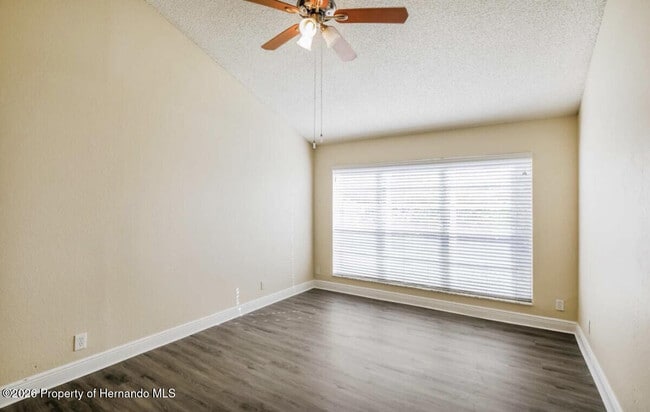 Building Photo - 1502 Overland Dr