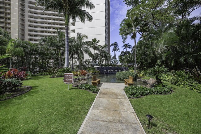 Building Photo - 1551 Ala Wai Blvd