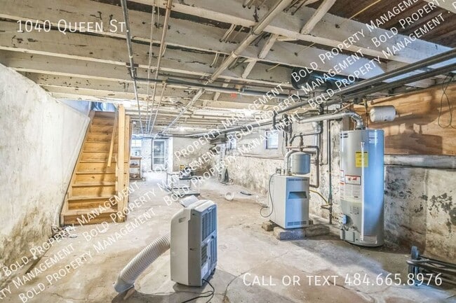 Building Photo - 1040 Queen St