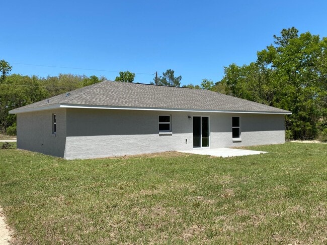 Building Photo - Desirable SW Ocala Neighborhood 4/2/2 *WON'T LAST*