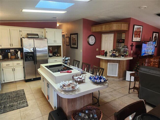 Building Photo - 24921 Pine Hill