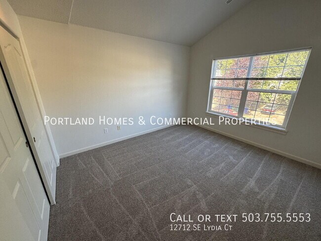 Building Photo - 12712 SE Lydia Ct