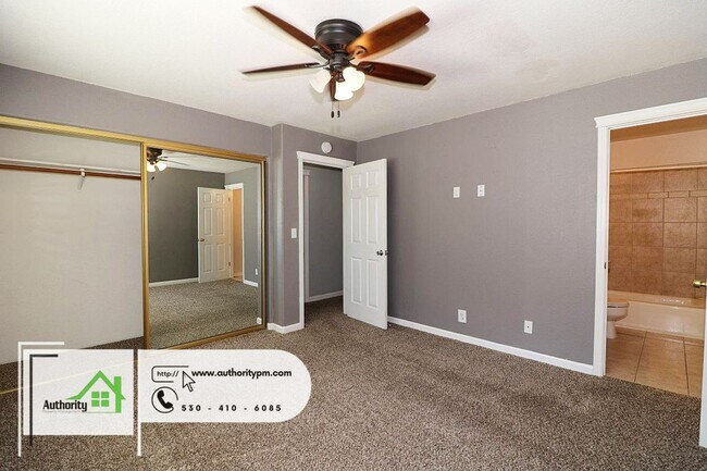 Building Photo - 3030 Dove St