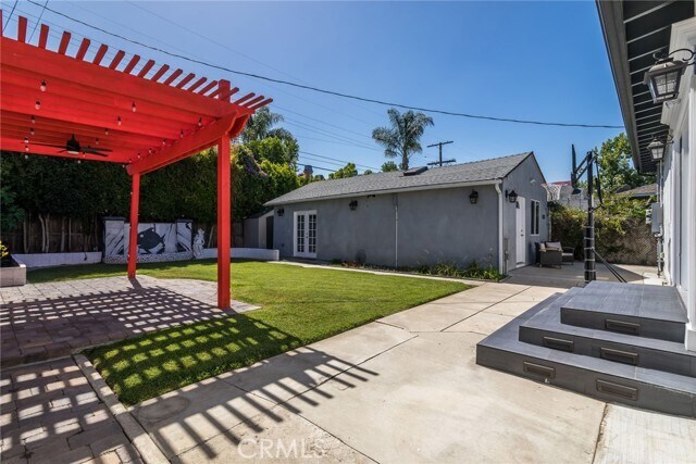 Building Photo - 5040 Varna Ave